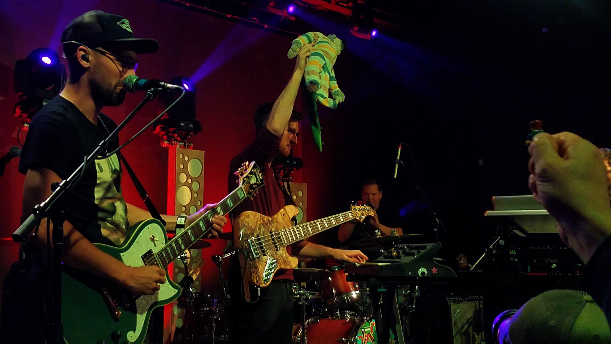 Aqueous Impress in Saratoga Springs, Covers The Raconteurs, Tame Impala