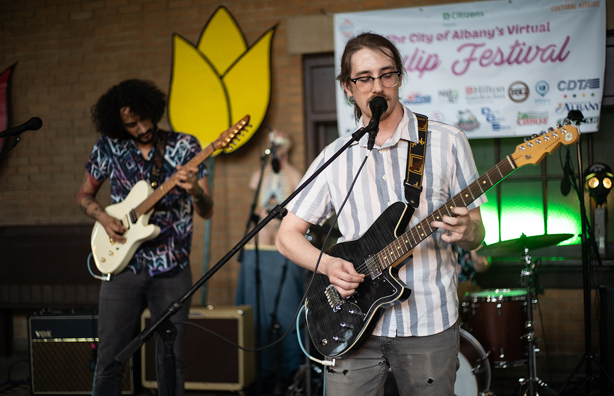 VIDEO: Bad Mothers Performs “Cool Whiplash” and “Why Bother” in Washington Park | Albany, NY