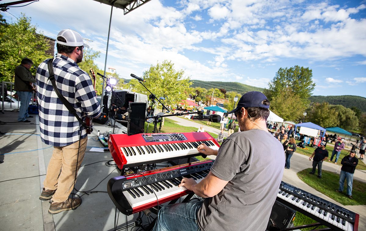 VIDEO: Neon Avenue at Wild in the Trees Music and Skate Festival 10/01/2022