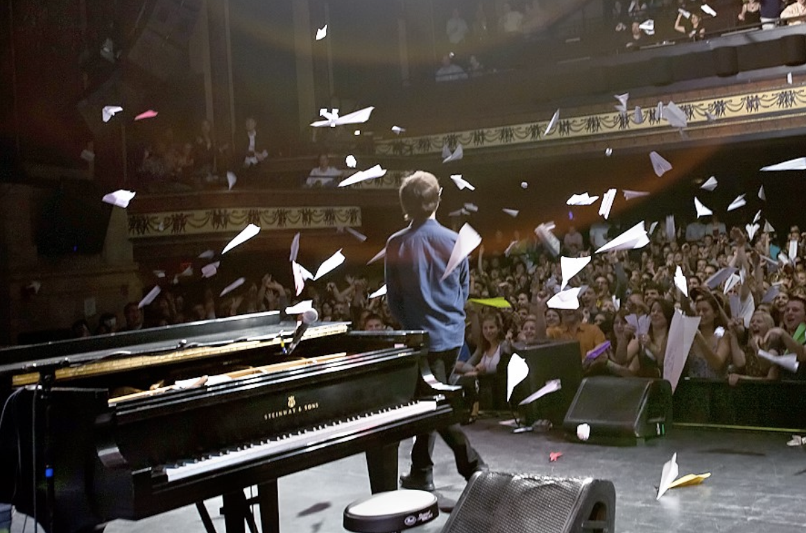 Ben Folds Announces 2024 “Paper Airplane Request Tour”